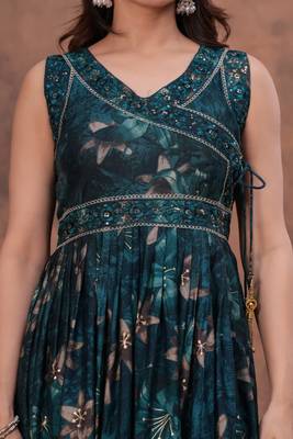 teal green embroidered kurti of premium modaal chanderi kurti pant dupatta set 5