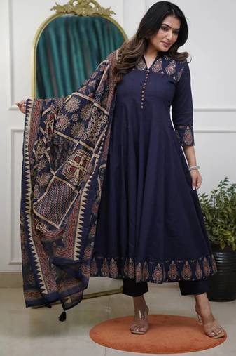 Beautiful jaipuri navy blue ethnic kurta set with a printed dupatta.
