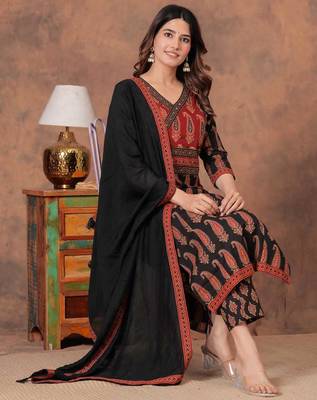 black and red paisley printed kurti set with a dupatta 2