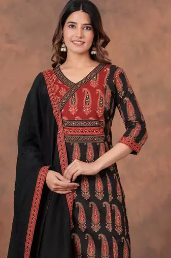 black and red paisley printed kurti set with a dupatta