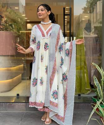 White color beautiful cotton fabric kurti set 4