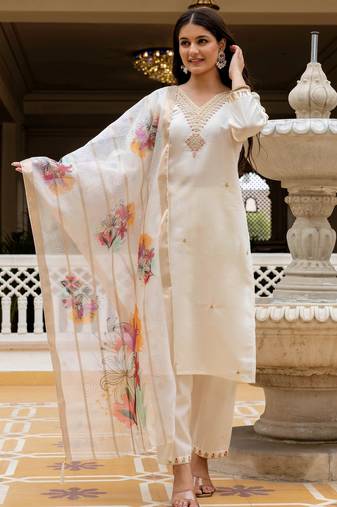 Off white color beautiful viscose chanderi fabric graceful ceremonial kurti set