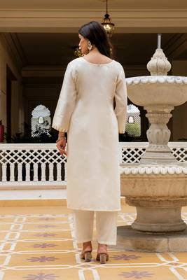 Off white color beautiful viscosee chanderi fabric graceful ceremonial kurti set 2
