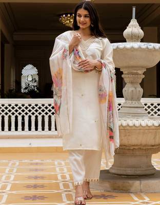 Off white color beautiful viscosee chanderi fabric graceful ceremonial kurti set 4