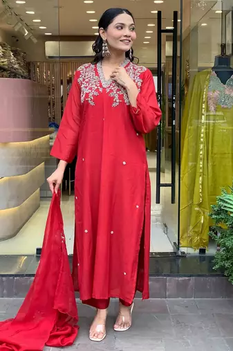 Red color beautiful kurti set