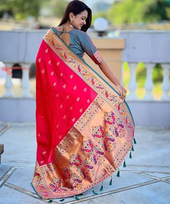 woven meenakari jacquard pink paithani silk blend saree 2