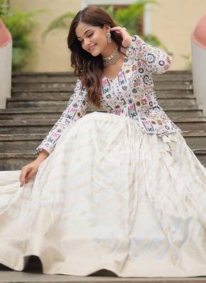 White Viscose Jacquard Lehenga Top 2