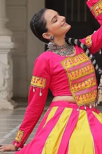 Perrot Color silk blend Mirror Work Lehenga Embroidered Blouse