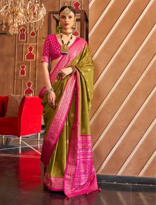 mahendi  banarasi patola saree with unstitch blouse 1