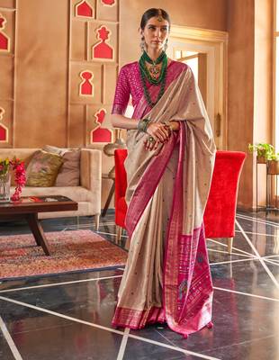 cream  banarasi patola saree with unstitch blouse 1