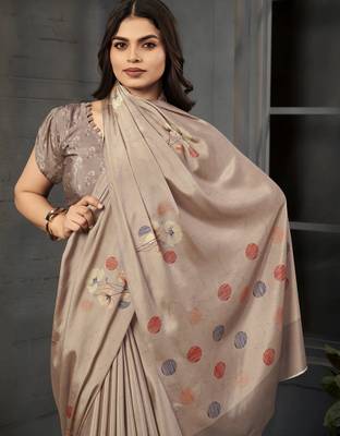 abstract printed crepe art silk saree with printed blouse 2