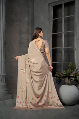 abstract printed crepe art silk saree with printed blouse 4