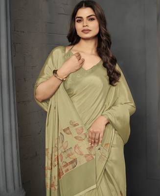 abstract printed crepe art silk saree with printed blouse 2