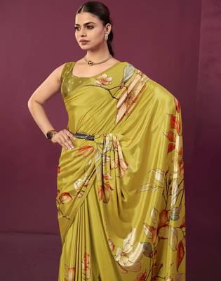 abstract printed crepe art silk saree with printed blouse 3