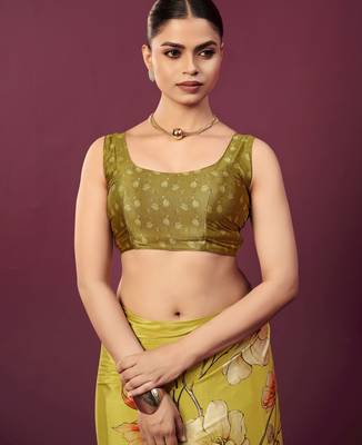 abstract printed crepe art silk saree with printed blouse 4