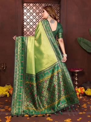 Light Green Color Zari Weaving Banarasi Tissue Silk Blend Saree 4