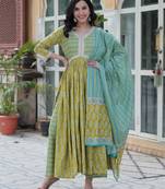 Parrot Green Pure Cotton Kurta Set with All-Over Print – Soft, Fresh & Everyday Ethnic Wear