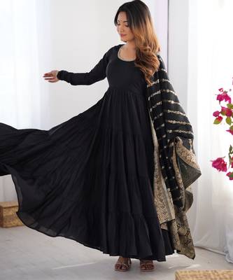 Black embroidered chanderi anarkali set with dupatta 1
