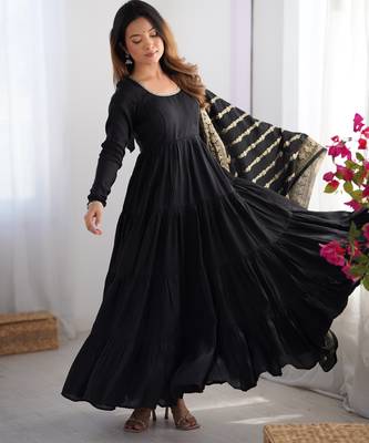Black embroidered chanderi anarkali set with dupatta 3