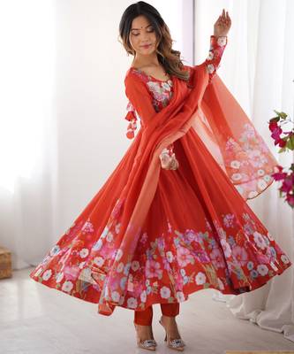 Red embroidered organza anarkali set with dupatta 1