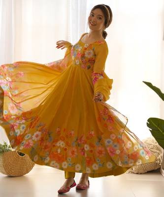 Yellow digital print embroidered organza silk kurta set 3