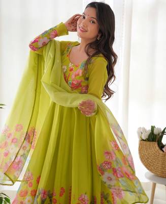 Liril green digital print embroidered organza silk kurta set 2