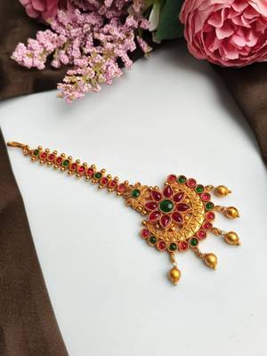 Floral gold plated maangtikka 1