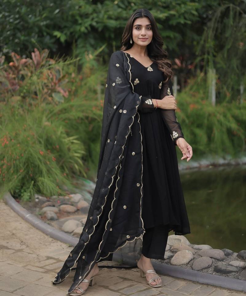 Black Faux Blooming Kurta Set with Elegant Embroidery & Russian Silk Dupatta – Premium Festive Wear