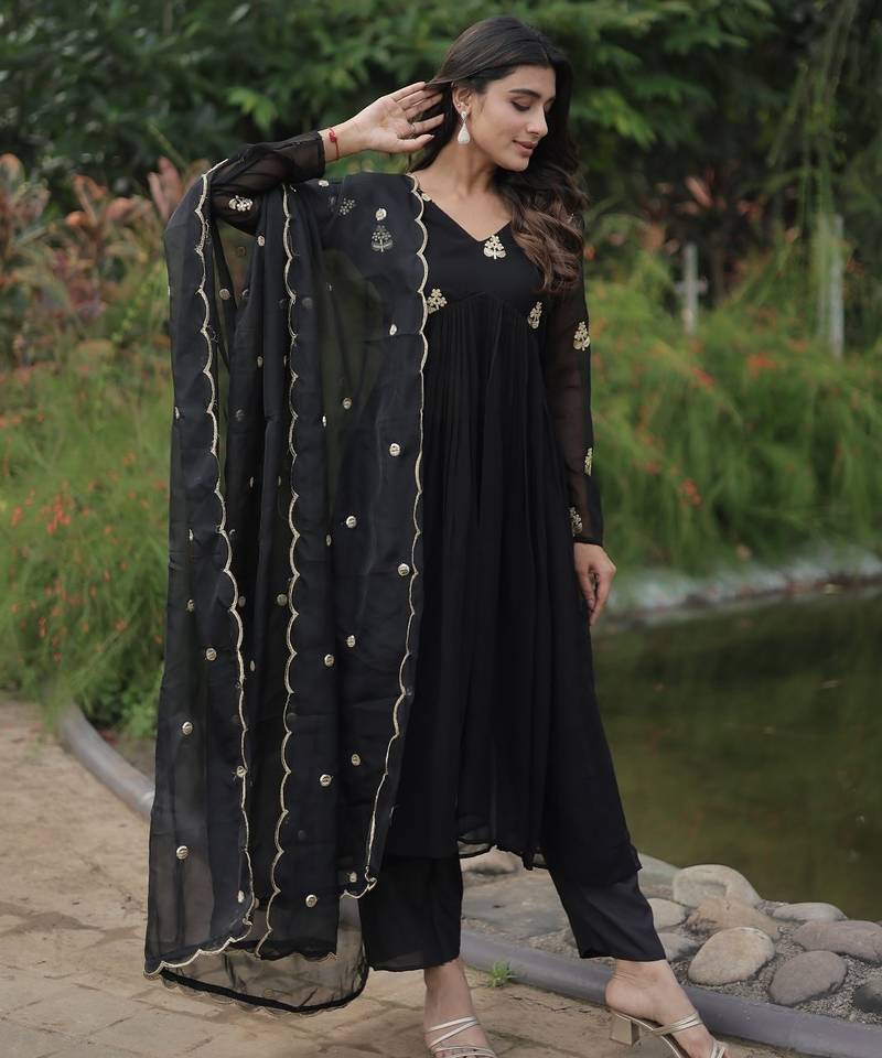 Black Faux Blooming Kurta Set with Elegant Embroidery & Russian Silk Dupatta – Premium Festive Wear
