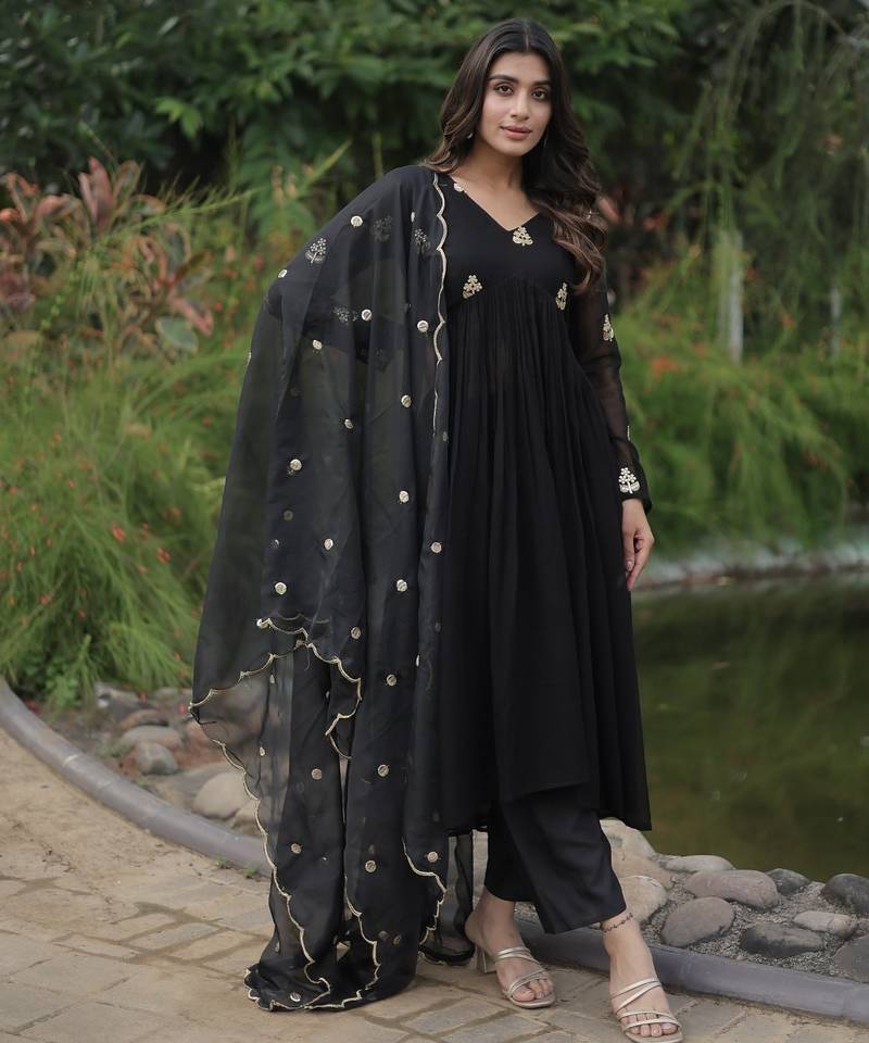 Black Faux Blooming Kurta Set with Elegant Embroidery & Russian Silk Dupatta – Premium Festive Wear