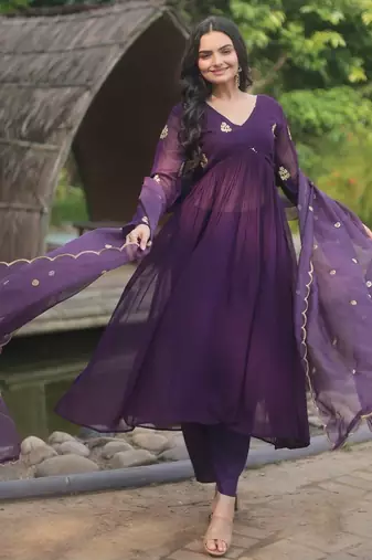 Purple Faux Blooming Kurta Set with Elegant Embroidery & Russian Silk Dupatta – Stylish Festive Wear