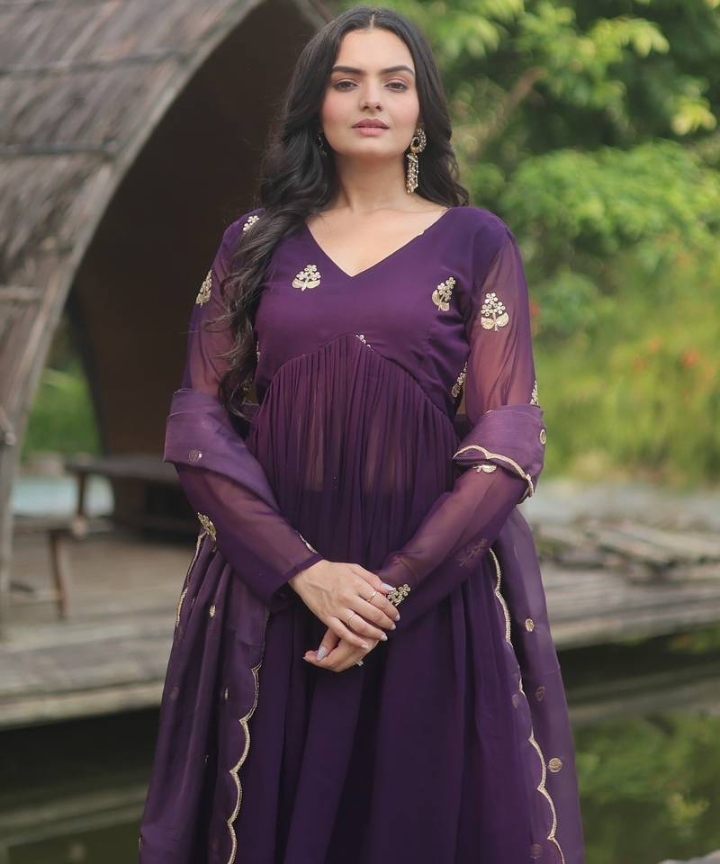 Purple Faux Blooming Kurta Set with Elegant Embroidery & Russian Silk Dupatta – Stylish Festive Wear