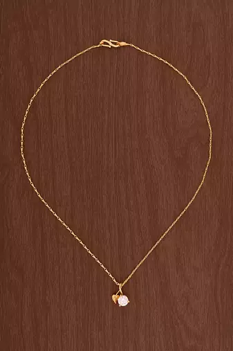  short chain with diamond pendant one gram gold