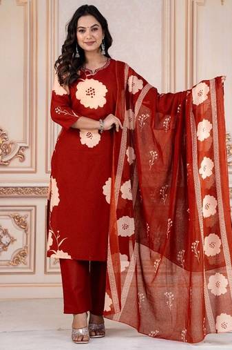 Floral embroidered red round neck kurta set with trouser and dupatta