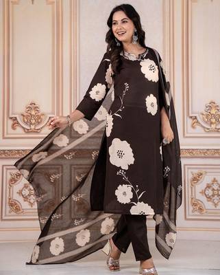 Floral embroidered black round neck kurta set with trouser and dupatta 2