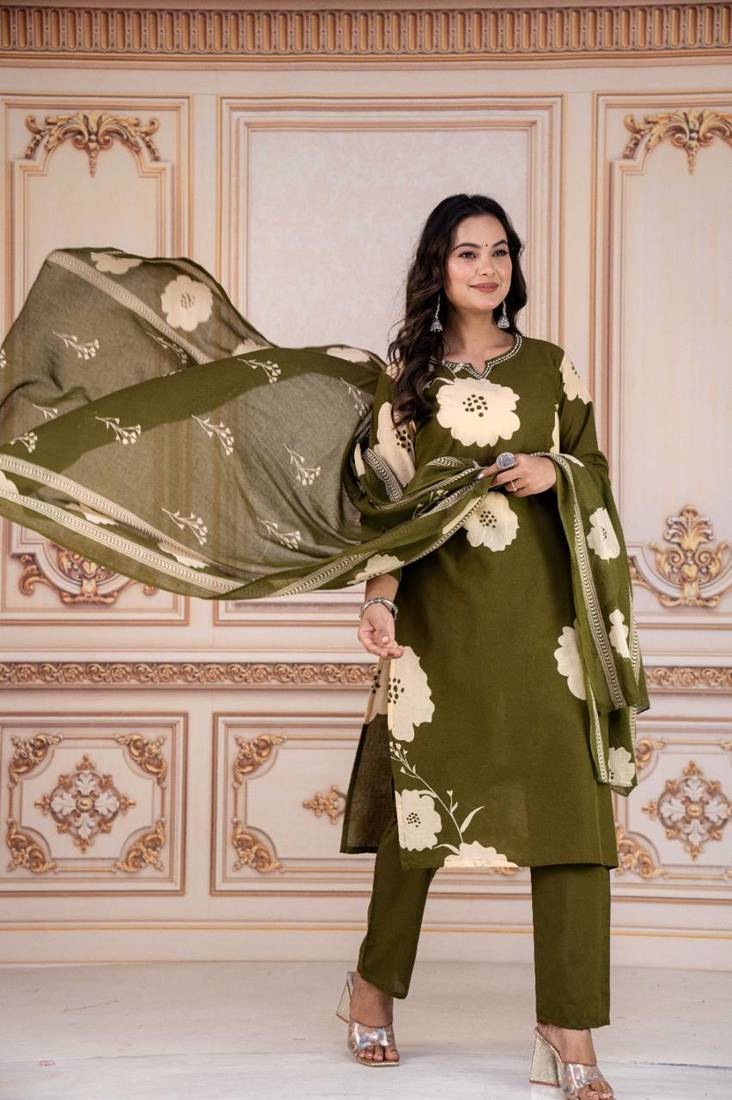 Floral embroidered green round neck kurta set with trouser and dupatta