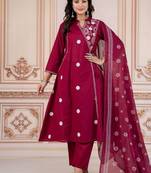 Floral embroidered maroon round neck kurta set with trouser and dupatta