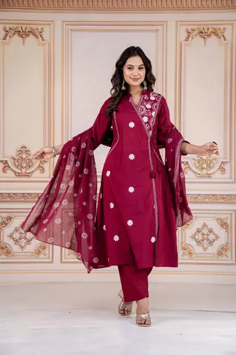Floral embroidered maroon round neck kurta set with trouser and dupatta