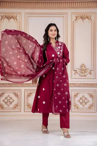 Floral embroidered maroon round neck kurta set with trouser and dupatta
