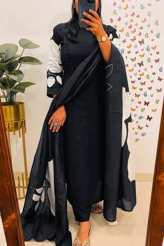 Floral embroidered black round neck kurta set with trouser and dupatta