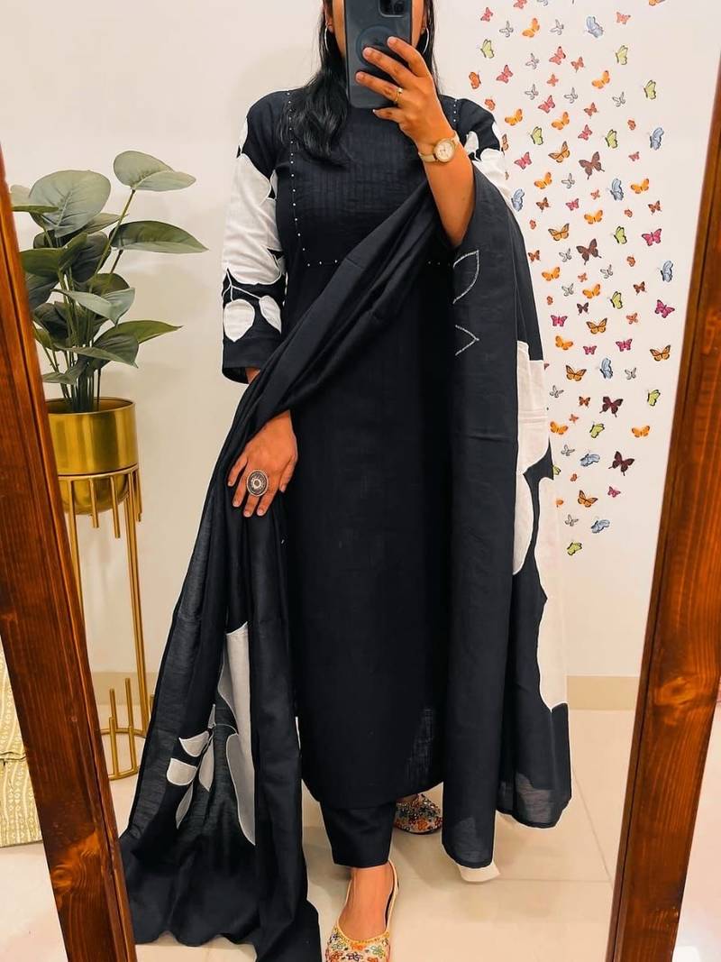 Floral embroidered black round neck kurta set with trouser and dupatta