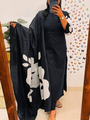 Floral embroidered black round neck kurta set with trouser and dupatta 2