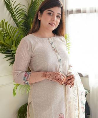 Floral embroidered beige round neck kurta set with trouser and dupatta 3