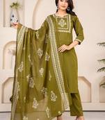 Floral embroidered green round neck kurta set with trouser and dupatta