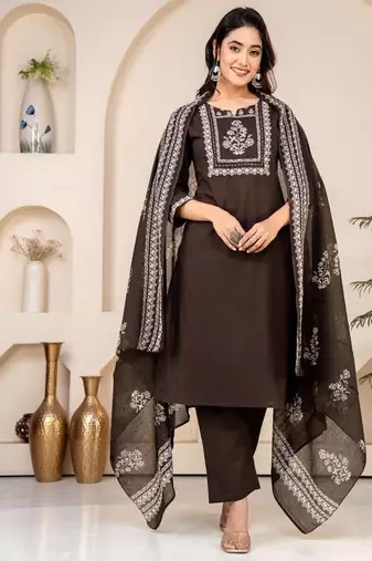 Floral embroidered black round neck kurta set with trouser and dupatta