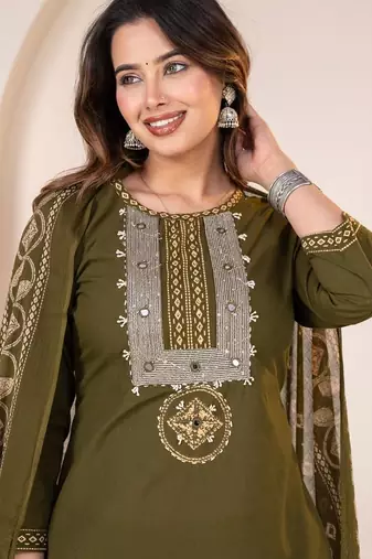 Floral embroidered green round neck kurta set with trouser and dupatta