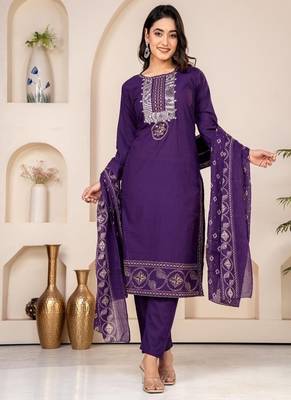 Floral embroidered blue round neck kurta set with trouser and dupatta 2