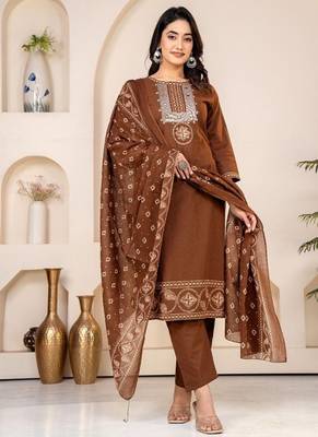 Floral embroidered brown round neck kurta set with trouser and dupatta 2