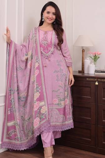 Floral embroidered pink round neck kurta set with trouser and dupatta
