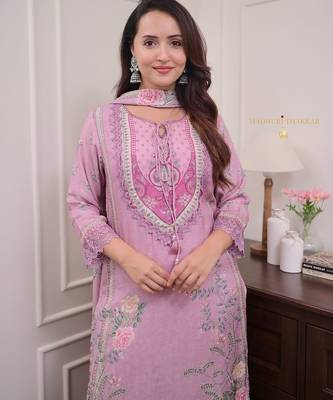 Floral embroidered pink round neck kurta set with trouser and dupatta 4